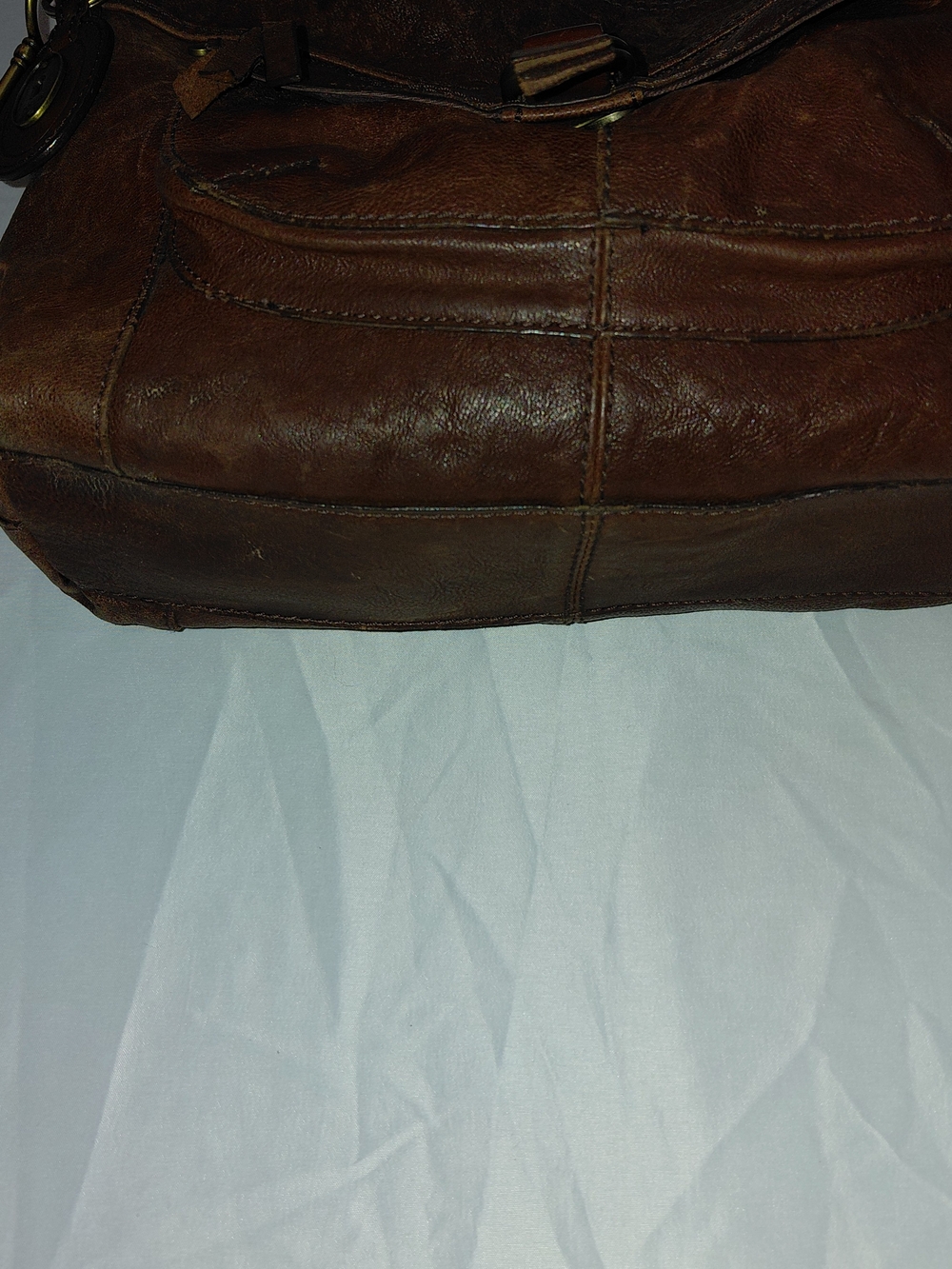 Fossil Distressed Brown Leather Shoulder Bag with Brass Accents - Picture 3 of 8